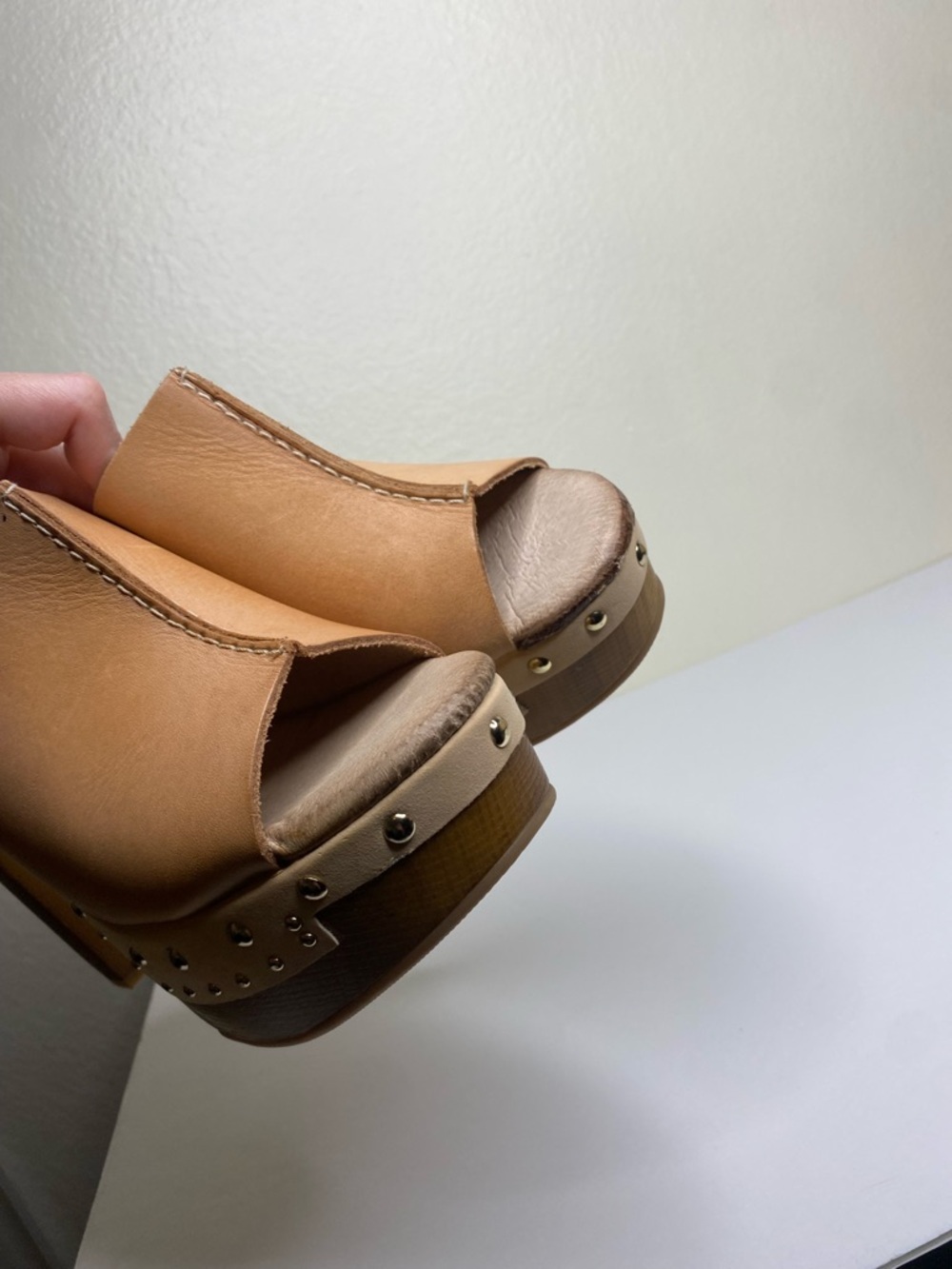 Chinese Laundry Women's Tan Leather Studded Platform Peep Toe Mules - Picture 14 of 14